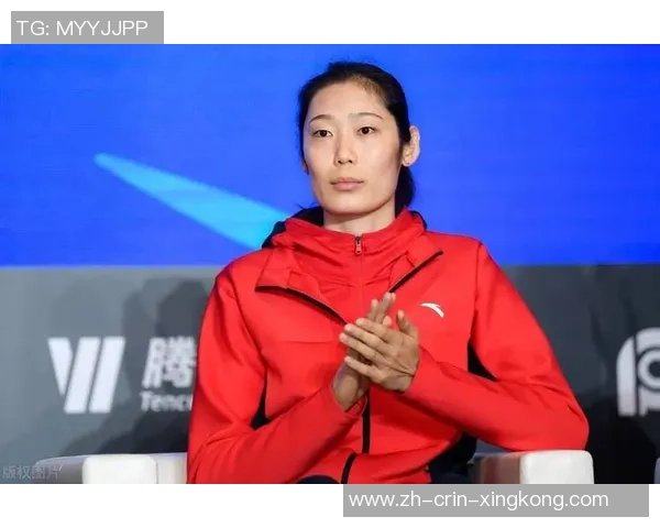 朱婷辅导来了：带领青少年露脸豫排联赛！郎导一袭黑衣走红毯